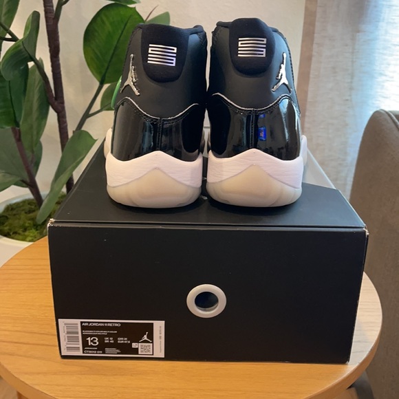 Air Jordan 11 Retro Jubilee 25th Anniversary - Picture 4 of 8